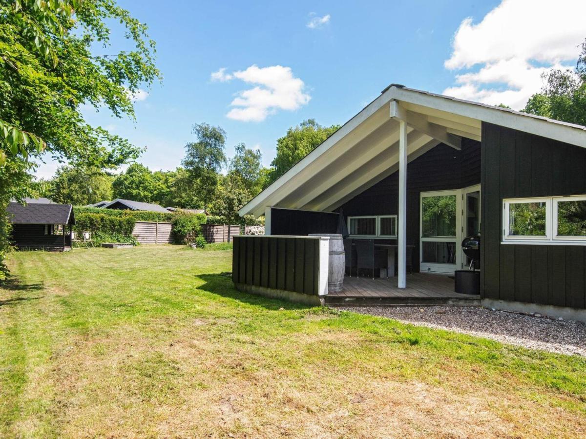 5 Person Holiday Home In B Rkop Egeskov  Kültér fotó